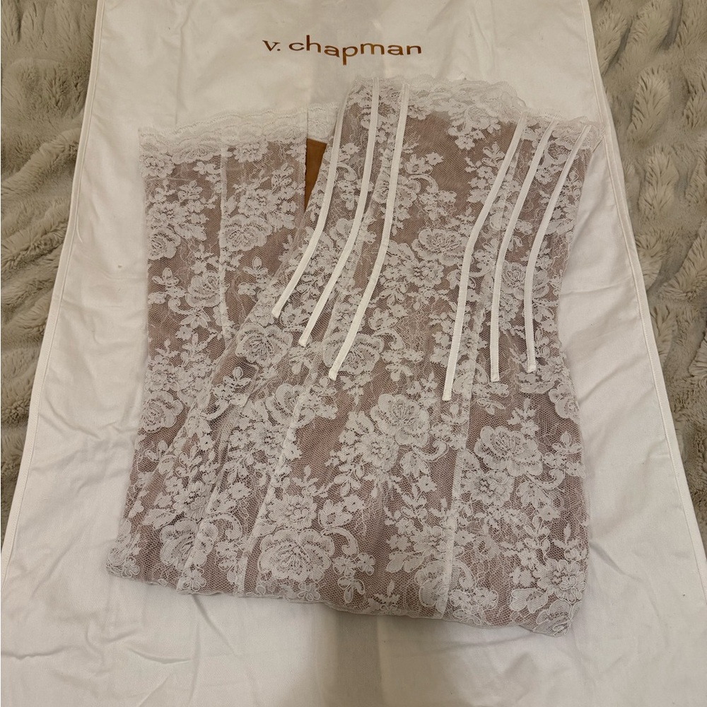 V. Chapman Capulet Dress in White Chantilly Lace - Picture 3 of 6